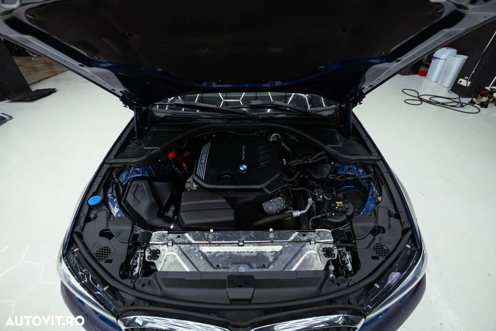 BMW Seria 3 318d Aut. - 18