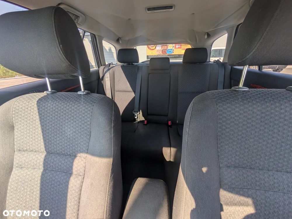 Toyota Avensis 2.0 D-4D - 22