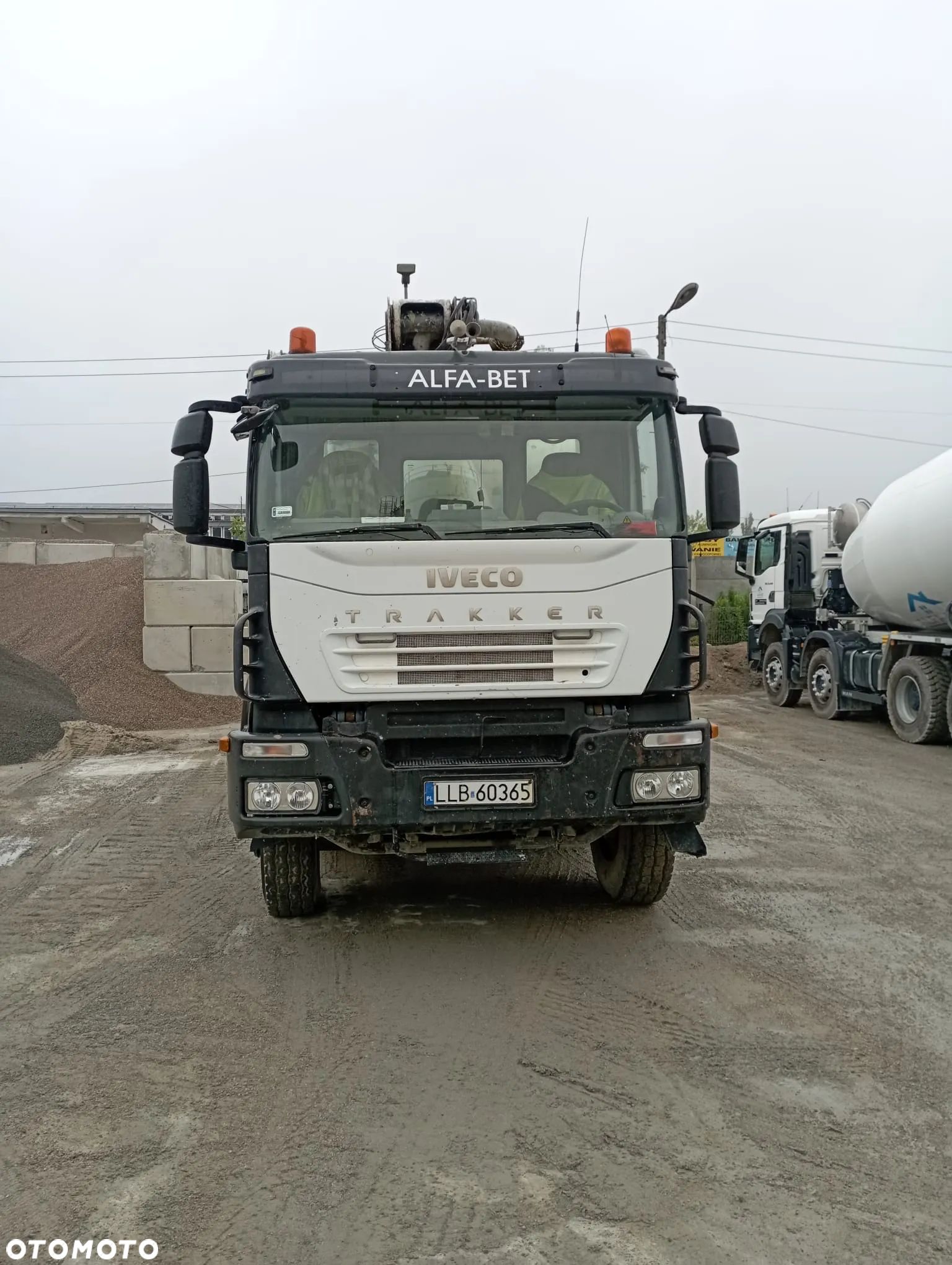 Iveco TRAKKER - 1