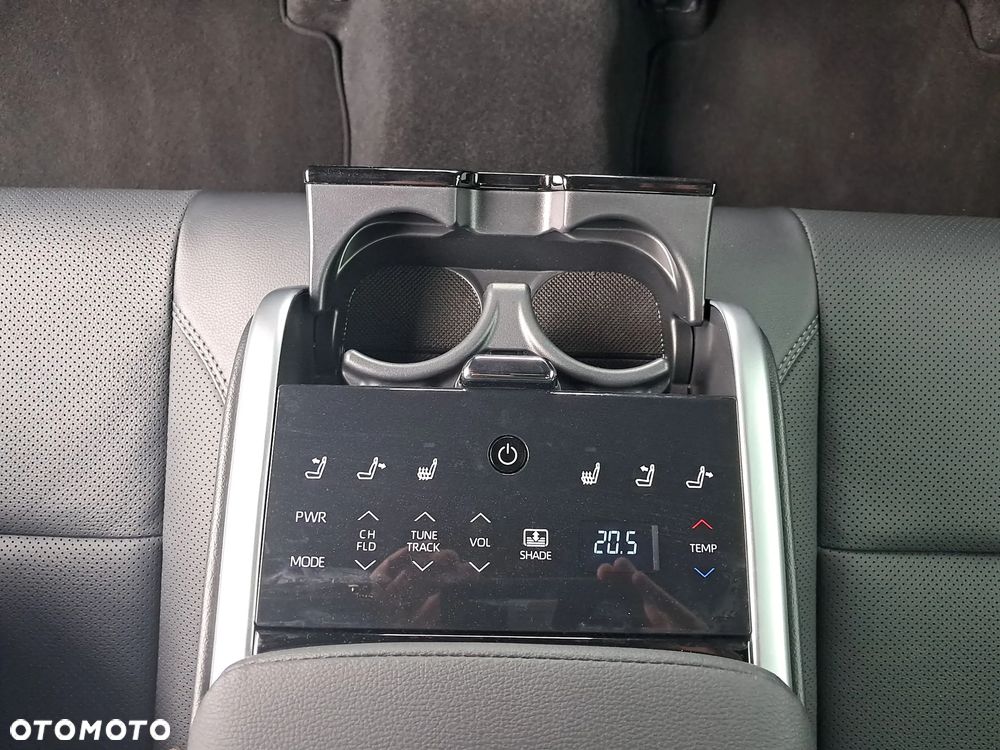 Toyota Camry 2.5 Hybrid Executive CVT - 23