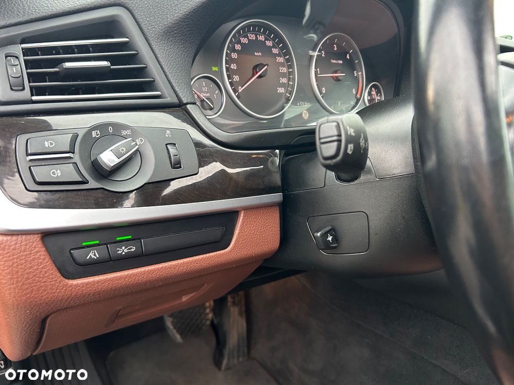 BMW Seria 5 520d Sport-Aut - 33