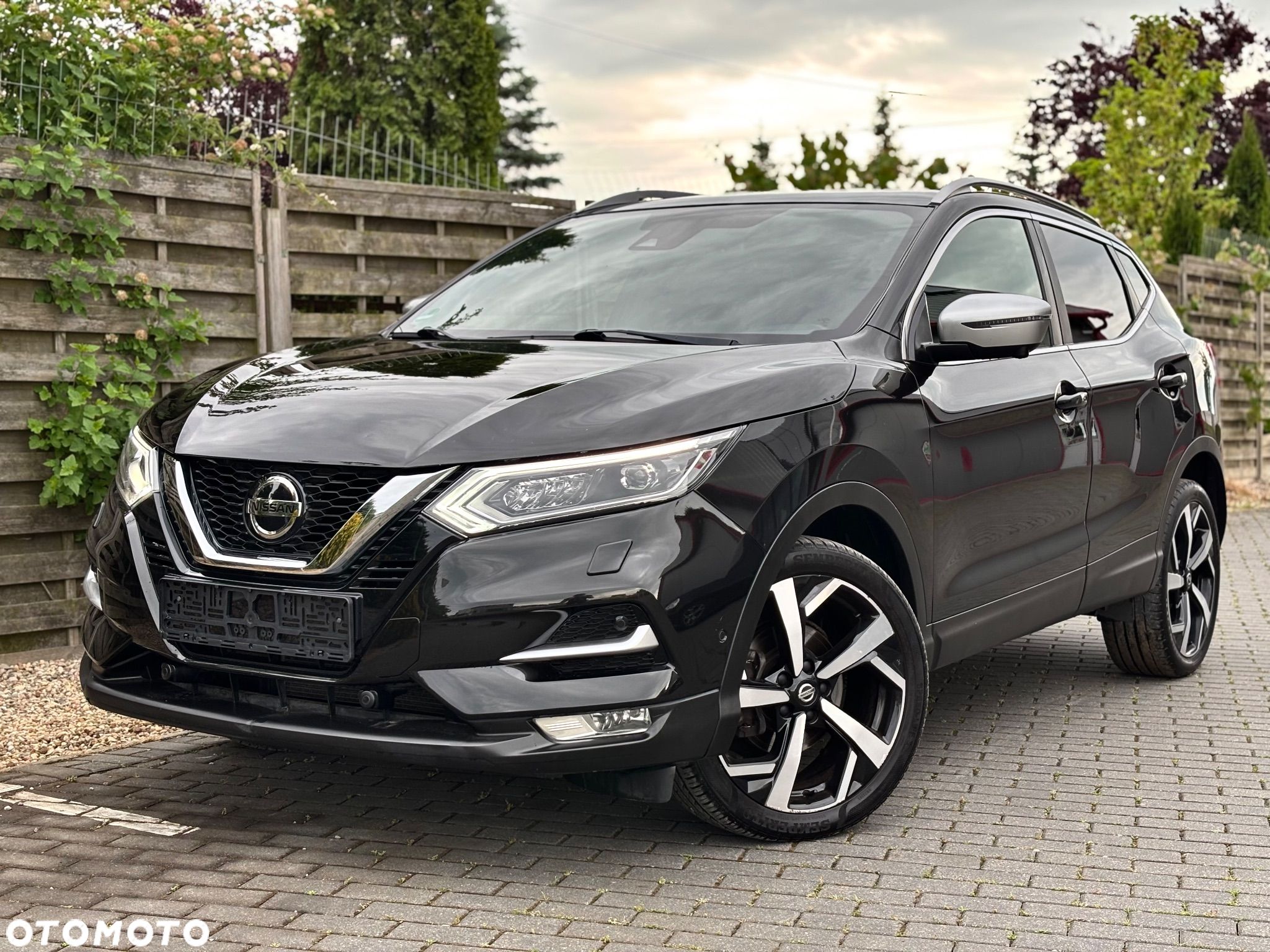 Nissan Qashqai 1.2 DIG-T Tekna+ - 1