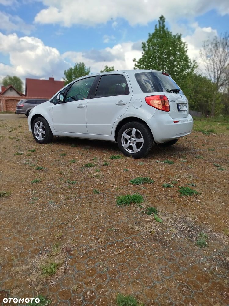 Suzuki SX4 1.6 VVT 4x2 Club - 3