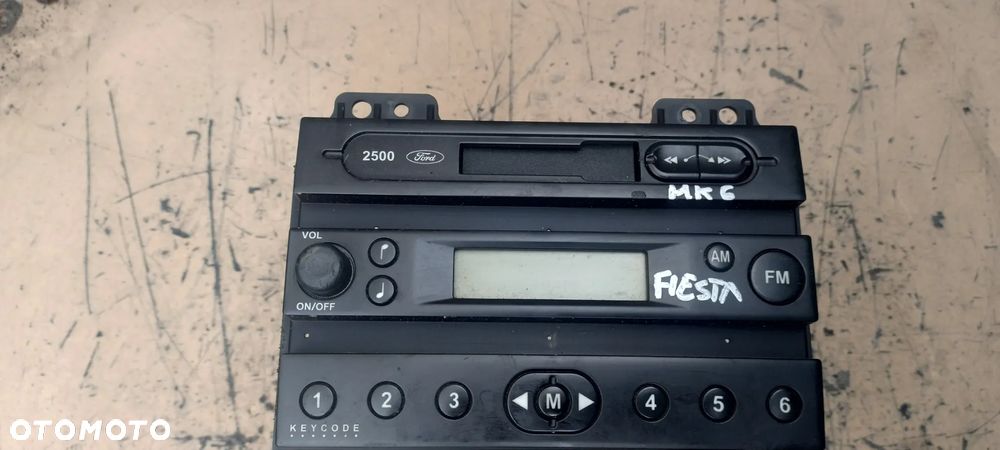 FORD FIESTA MK6 radio - 1