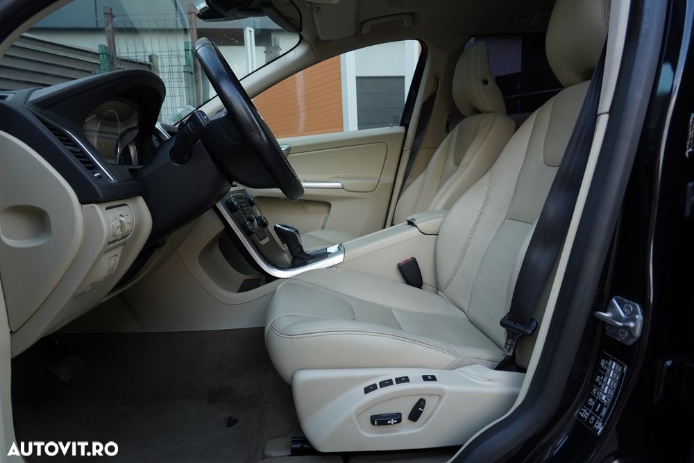 Volvo XC 60 D4 AWD Geartronic Summum - 8