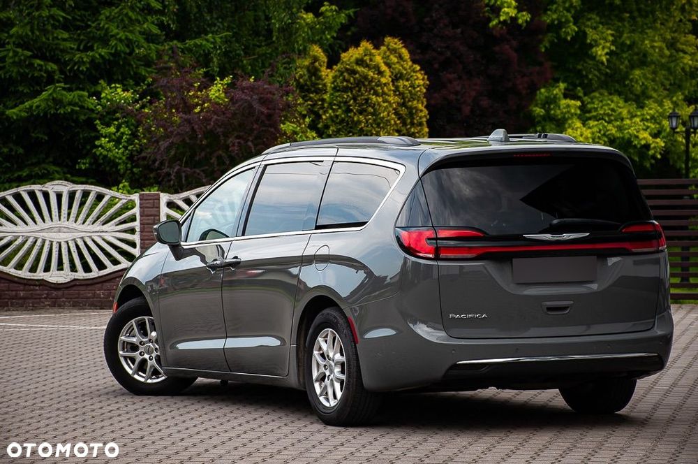 Chrysler Pacifica - 12