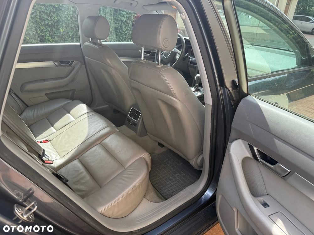 Audi A6 Avant 2.0T FSI Multitronic - 23