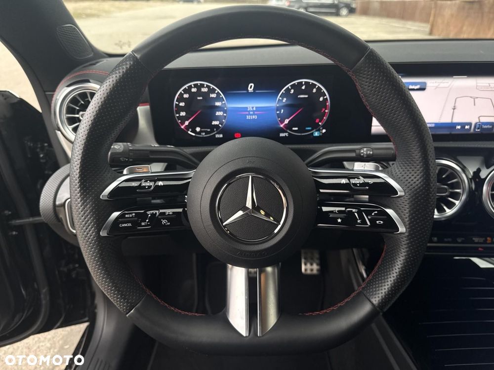 Mercedes-Benz CLA - 21