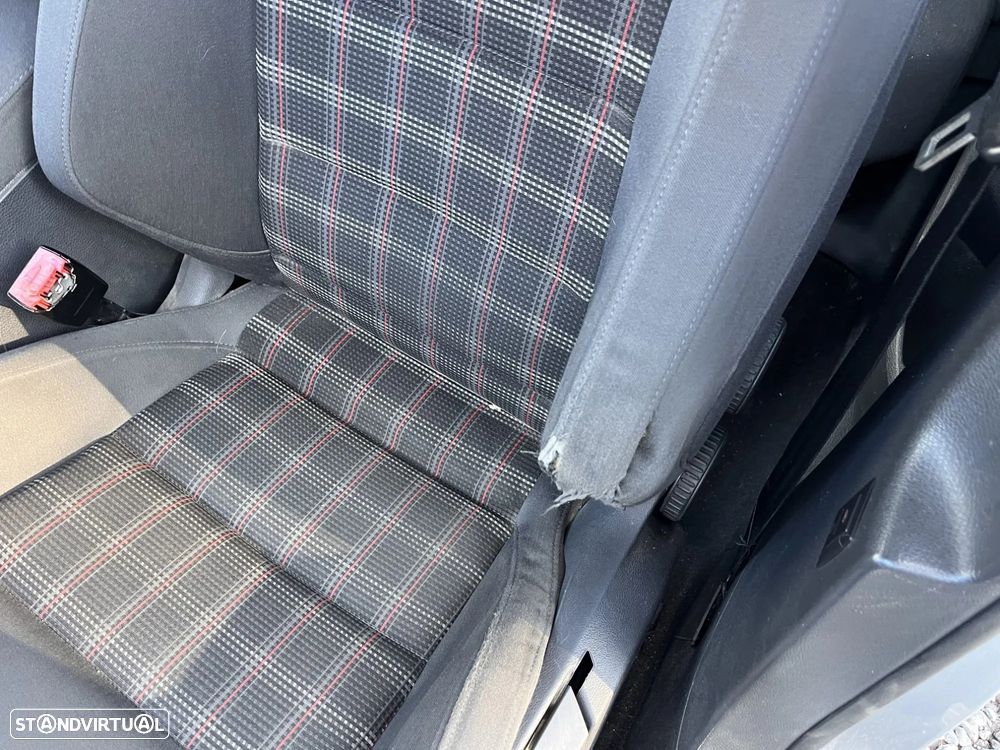 VW Golf 2.0 GTI - 11