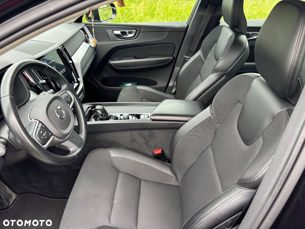 Volvo XC 60 B4 D AWD Momentum Pro - 13