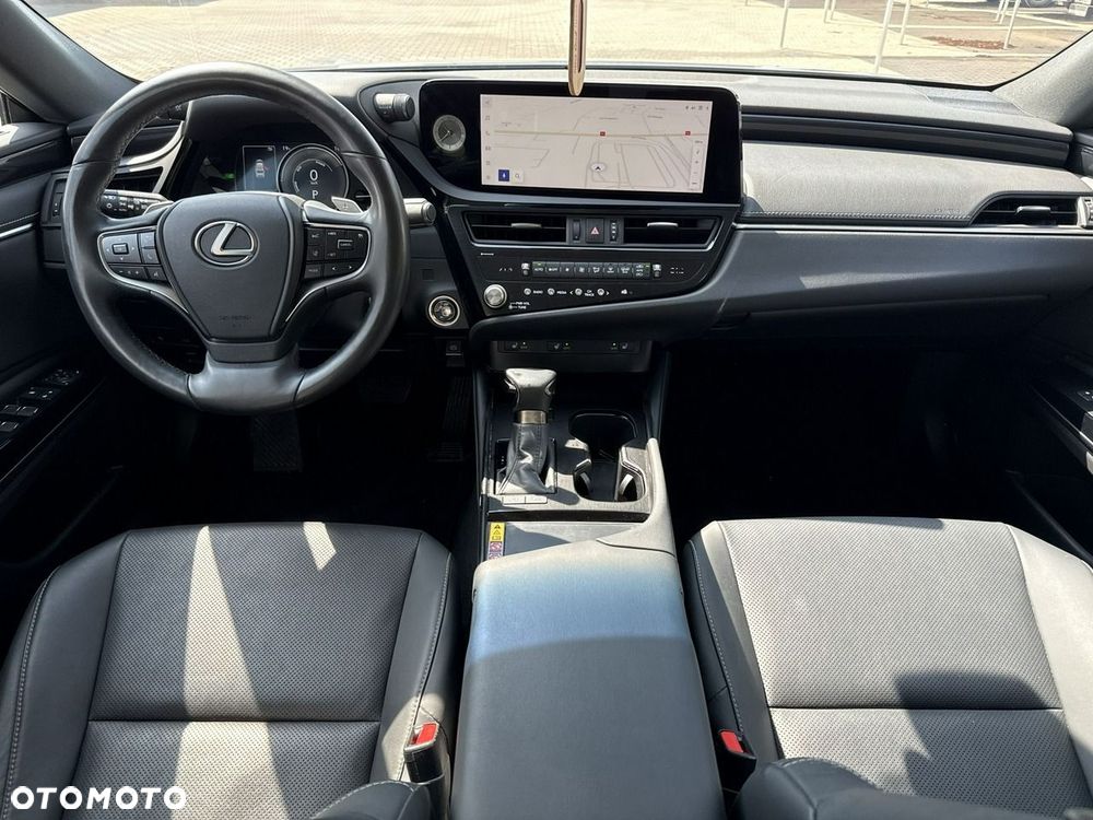 Lexus ES 300h Business Edition - 22