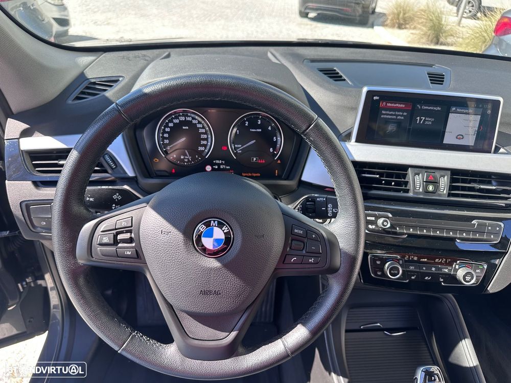 BMW X1 16 d sDrive Auto Line Sport - 18
