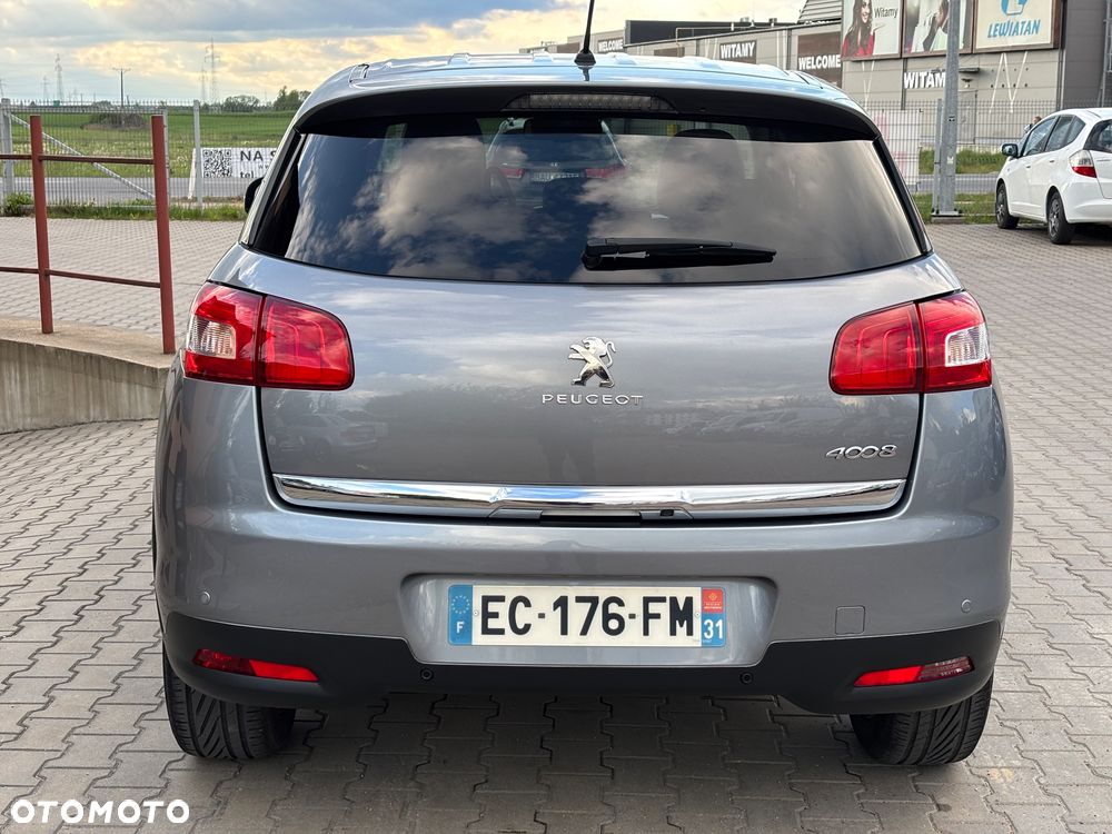 Peugeot 4008 - 16
