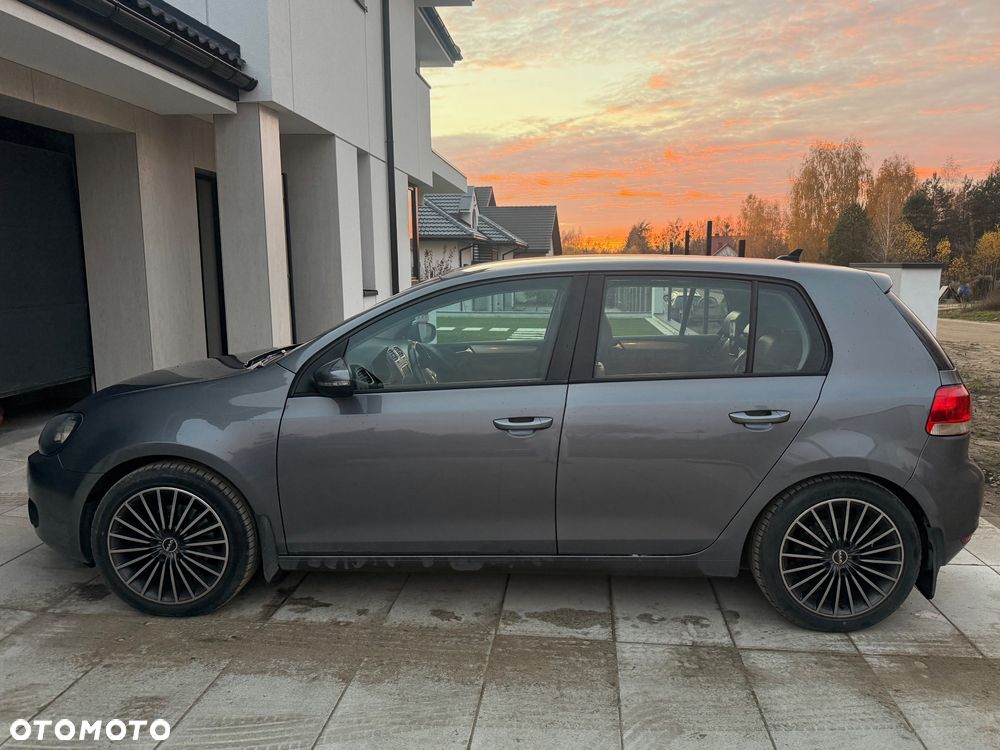 Volkswagen Golf - 2