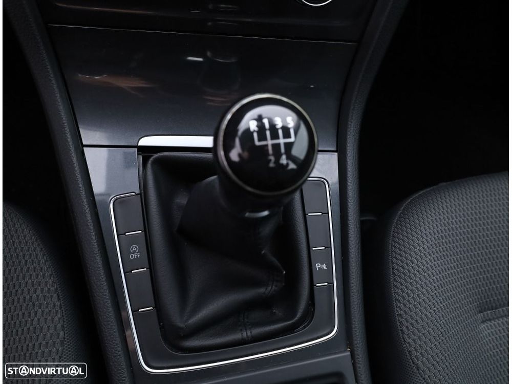 VW Golf Variant 1.6 TDi Confortline - 21