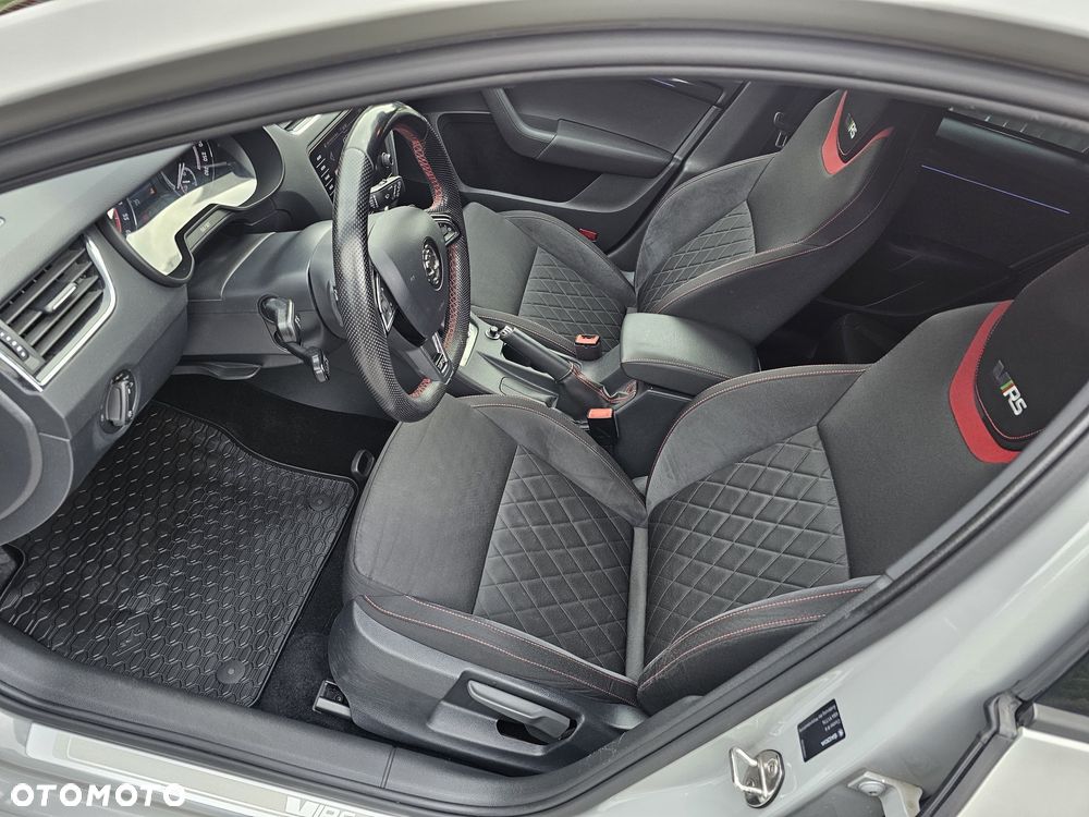 Skoda Octavia 2.0 TDI RS Challenge DSG - 34