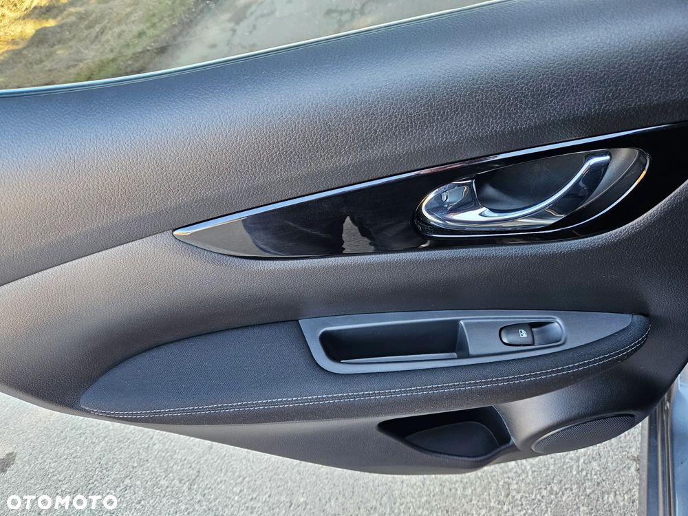 Nissan Qashqai 1.2 DIG-T N-Vision - 34