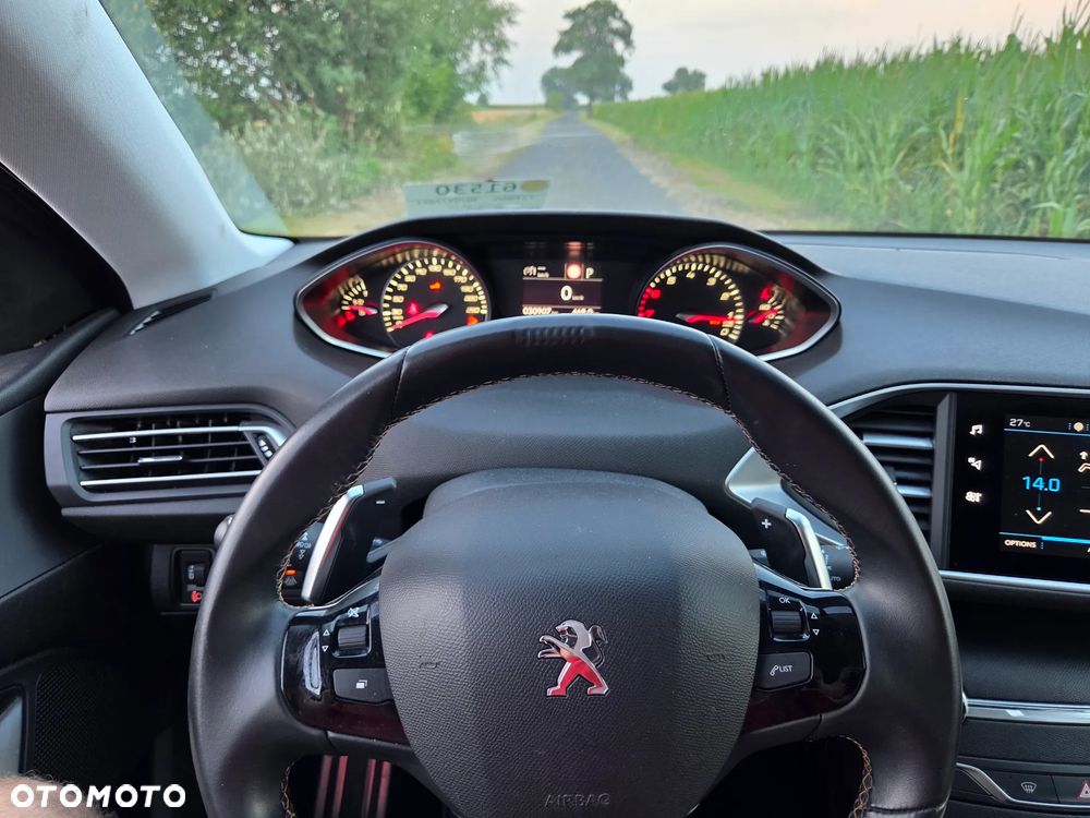 Peugeot 308 1.2 PureTech GPF Road Trip S&S EAT8 - 27