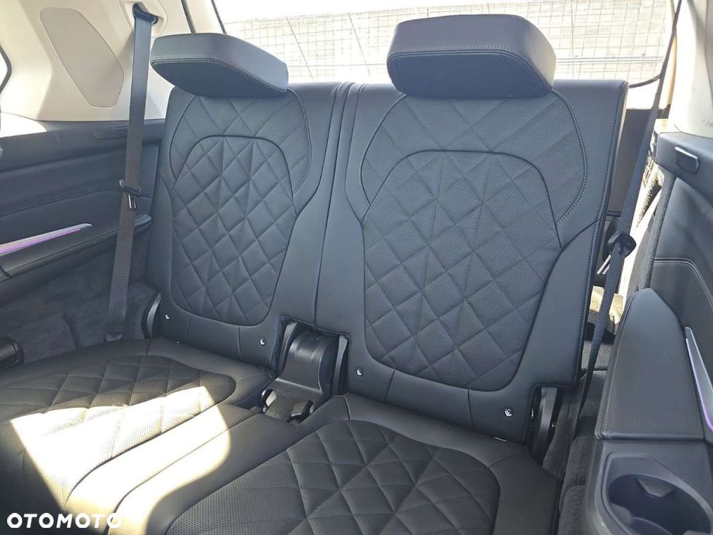 BMW X7 - 16