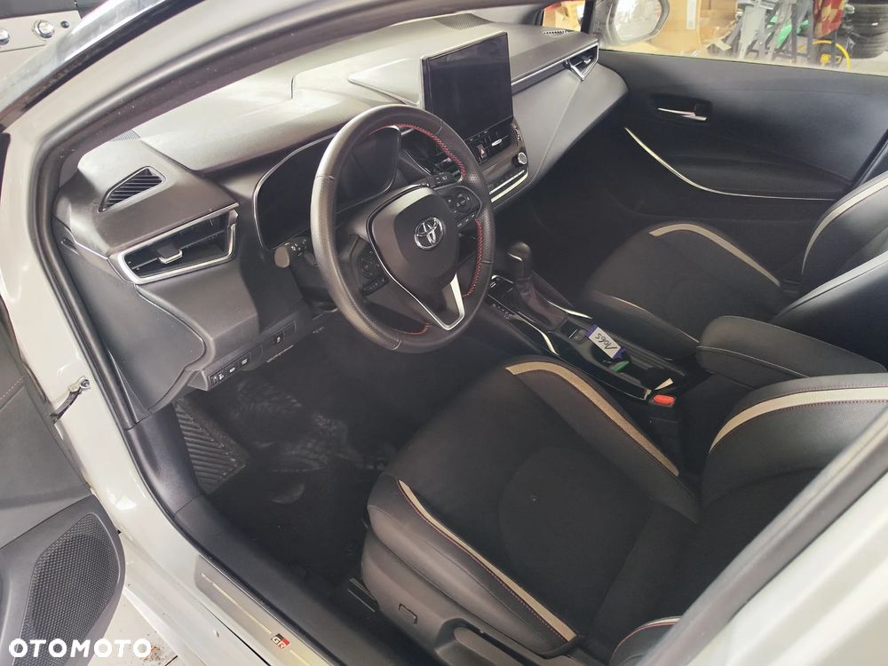 Toyota Corolla 2.0 Hybrid GR Sport - 14