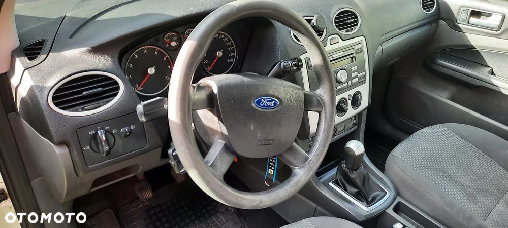 Ford Focus 1.6 Ambiente - 16