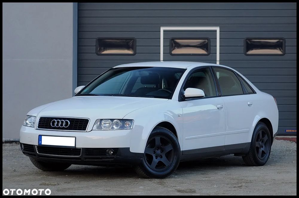 Audi A4 Limousine - 14