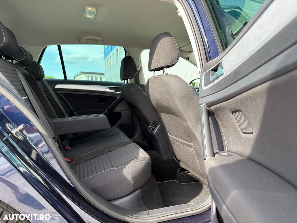 Volkswagen Golf 2.0 BlueTDI Cup - 11