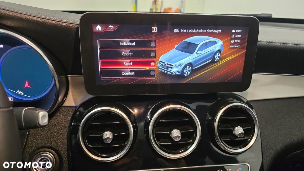 Mercedes-Benz GLC 300 d 4Matic 9G-TRONIC AMG Line Plus - 40