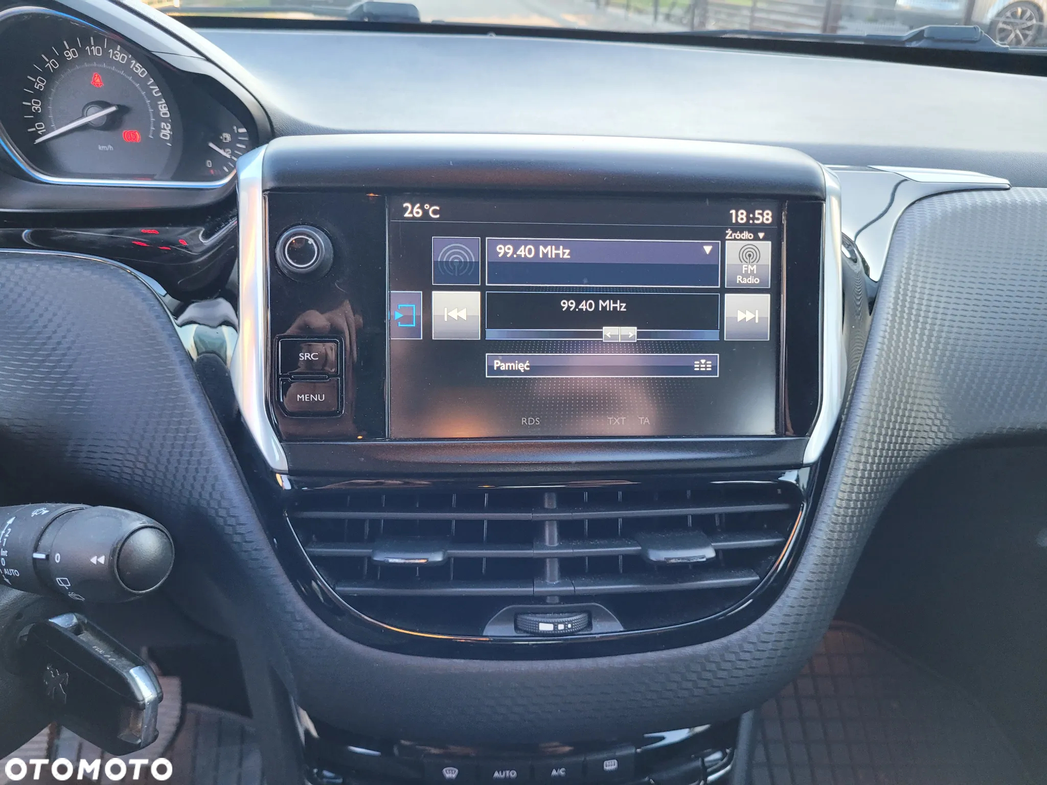 Peugeot 2008 1.2 Pure Tech Allure S&S - 22