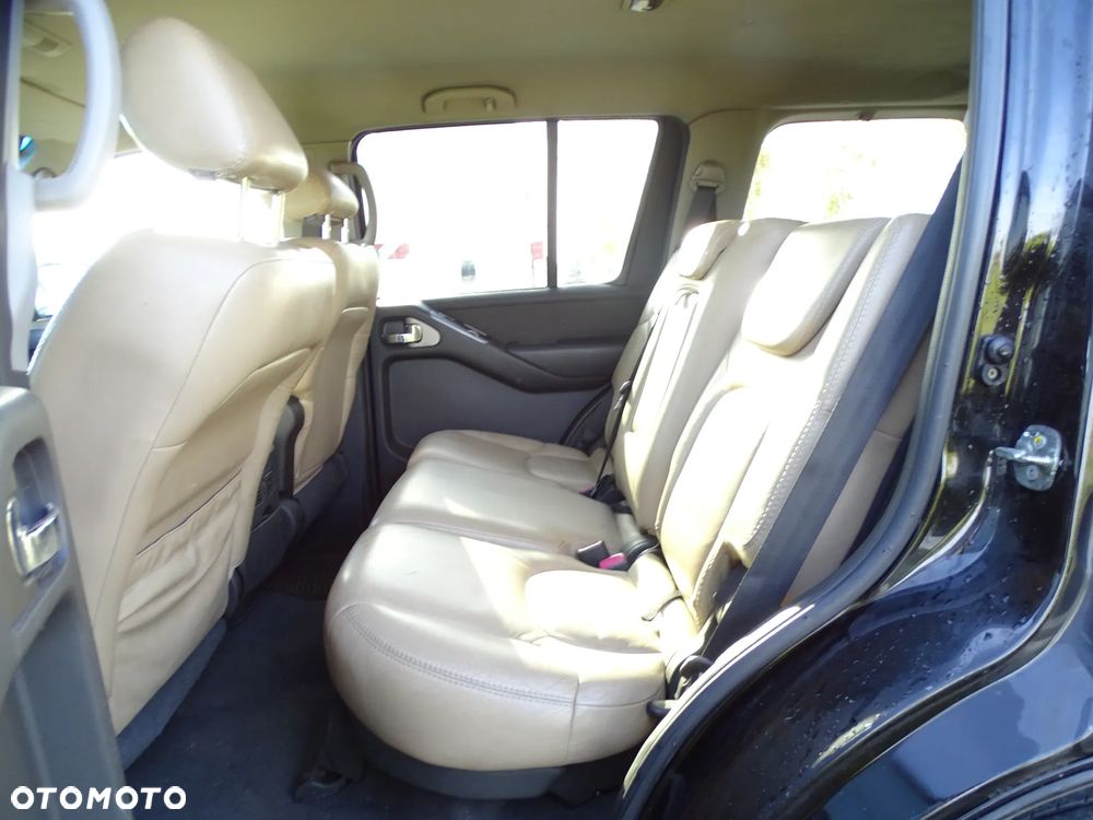 Nissan Pathfinder 2.5 DCi Elegance + - 19