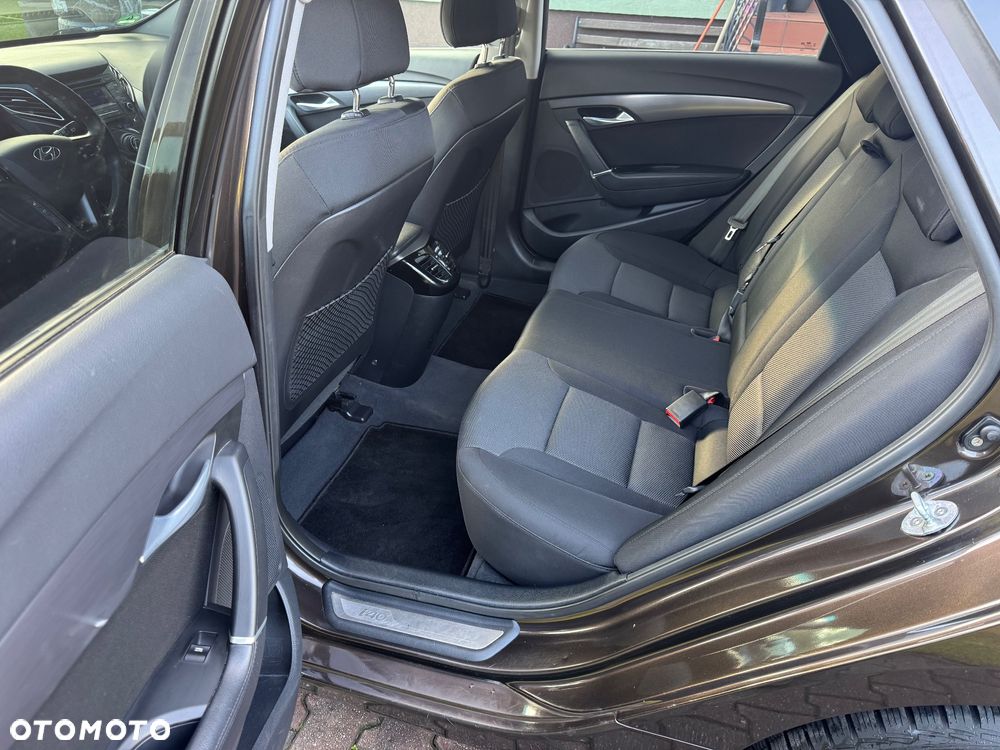 Hyundai i40 Kombi blue 1.6 Space - 25