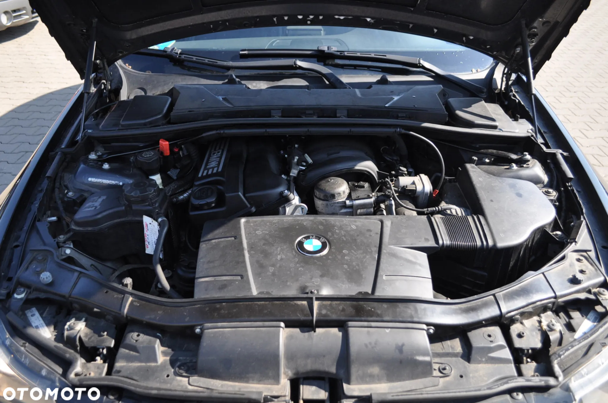 BMW Seria 3 318i Touring - 21