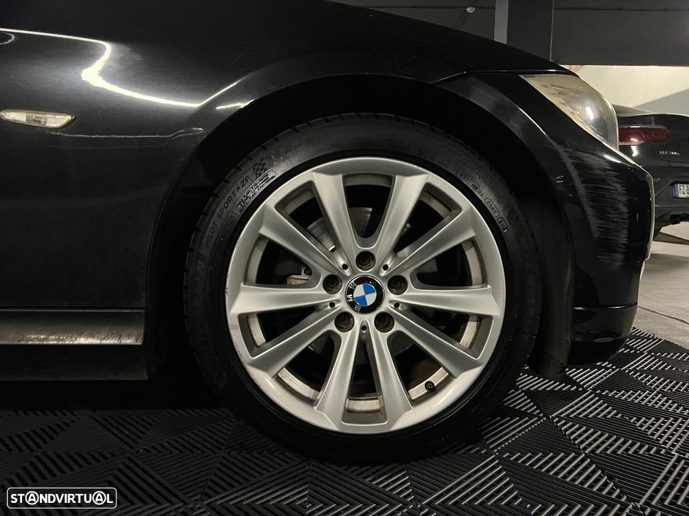 BMW 320 d Touring Navigation Sport - 6