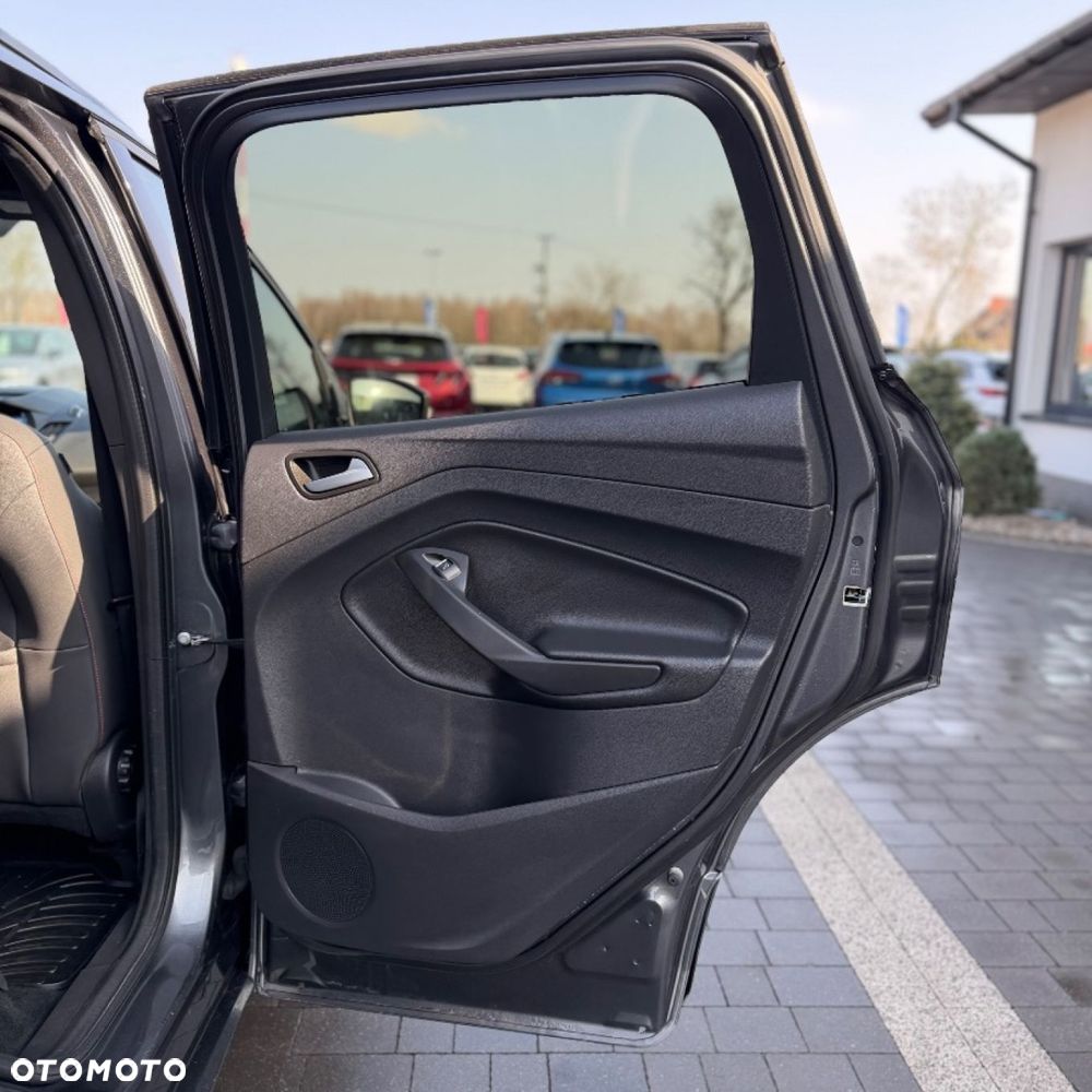Ford Kuga - 35