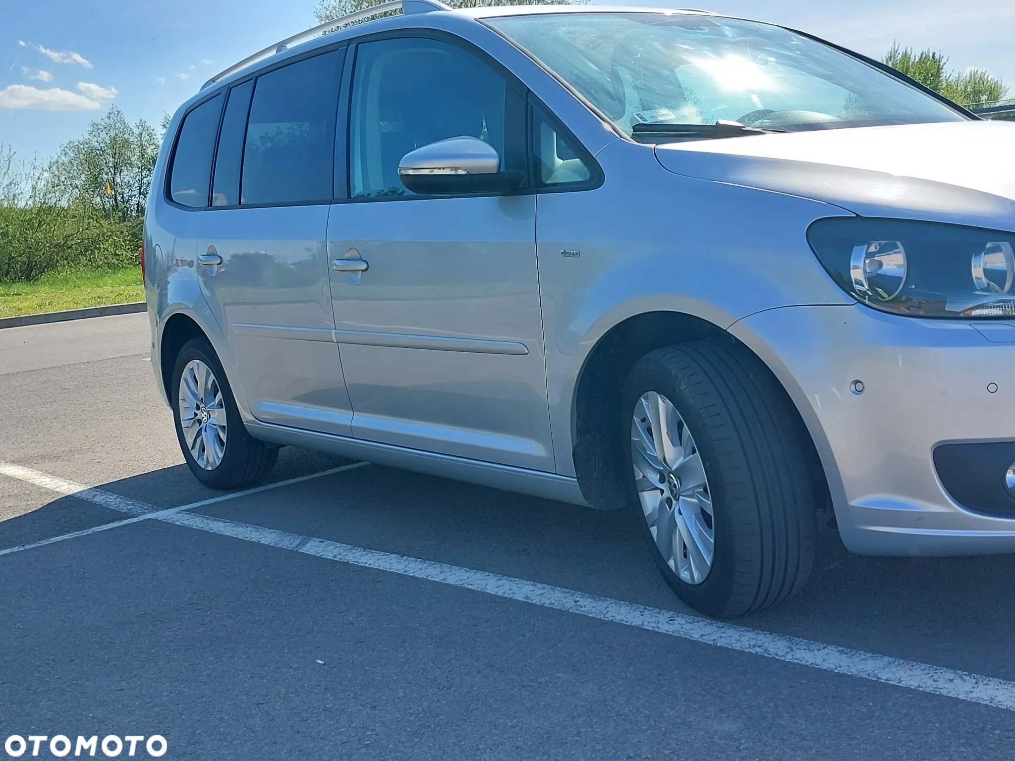 Volkswagen Touran 1.6 TDI DPF BlueMot Comfortline - 3