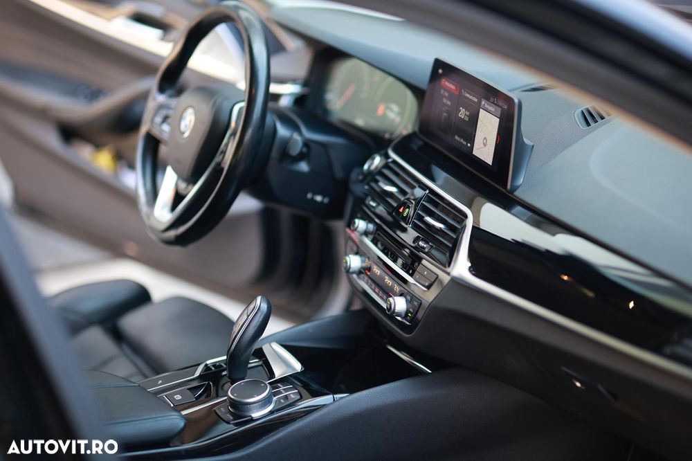 BMW Seria 5 520d xDrive AT - 16