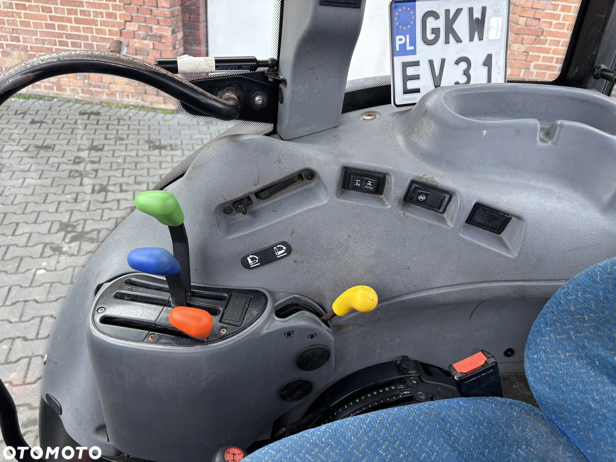 New Holland TN75SA - 25