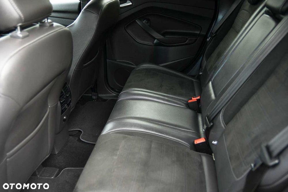 Ford Kuga 2.0 TDCi FWD ST-Line - 24