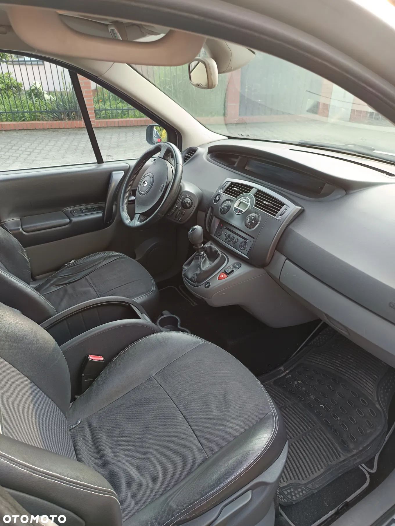 Renault Scenic 2.0 16V Emotion - 6