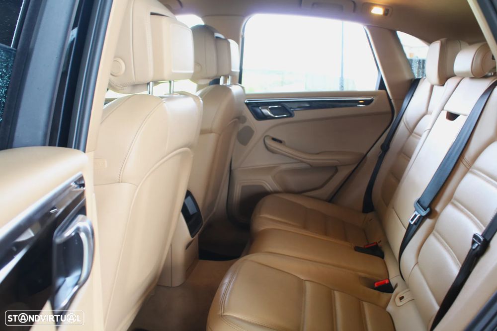 Porsche Macan S - 50