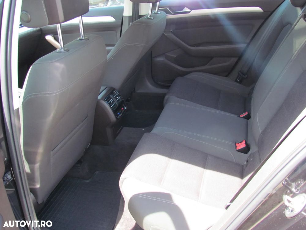 Volkswagen Passat - 9