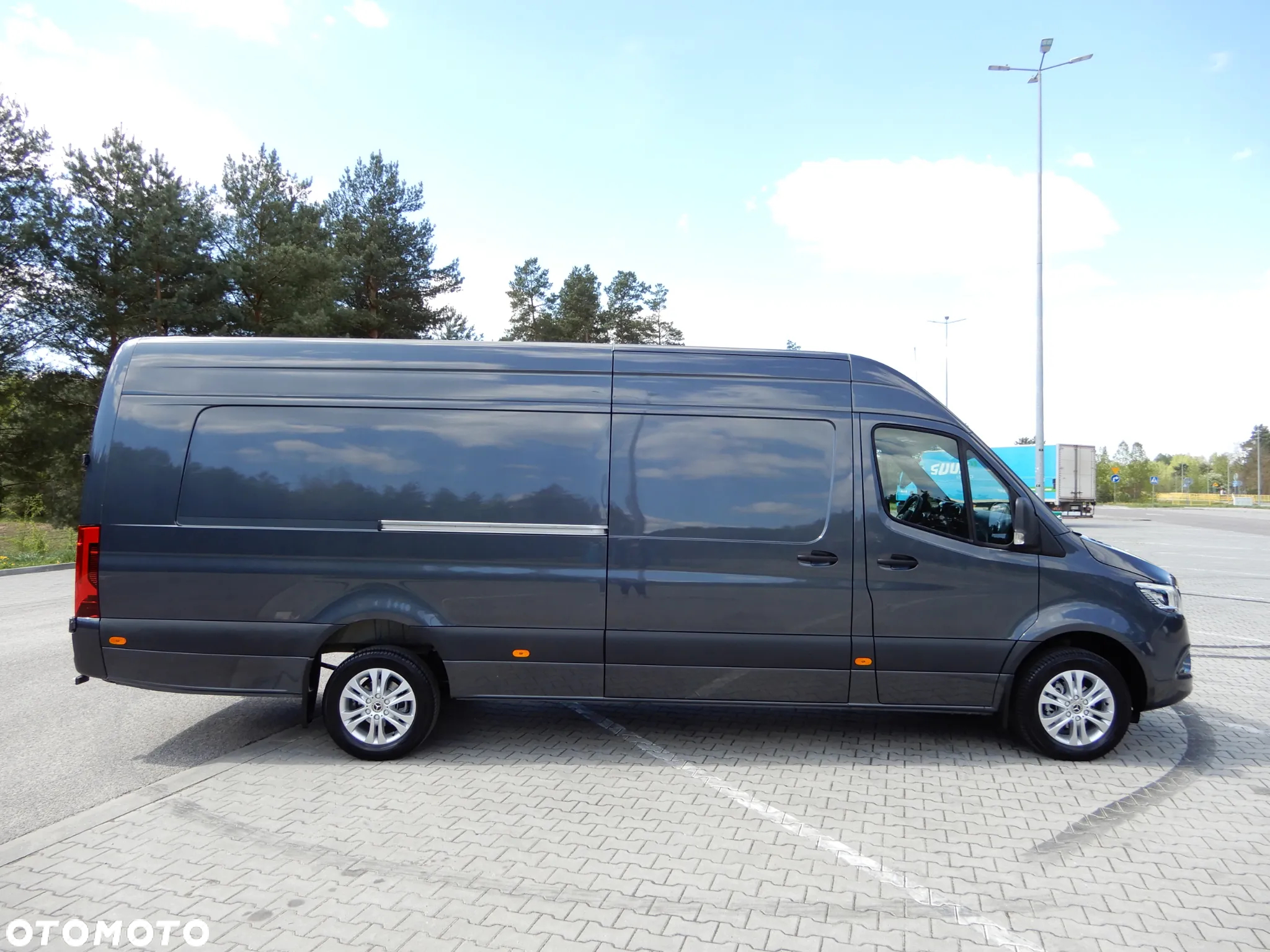Mercedes-Benz Sprinter 319 CDI V6 3.0 CDI 190 KM 7G-Tronic Plus Ekstra Długi LONG Maxi+ 907 Furgon Blaszak Rozstaw Osi 4325 mm Full Opcja Stan Jak Nowy - 3