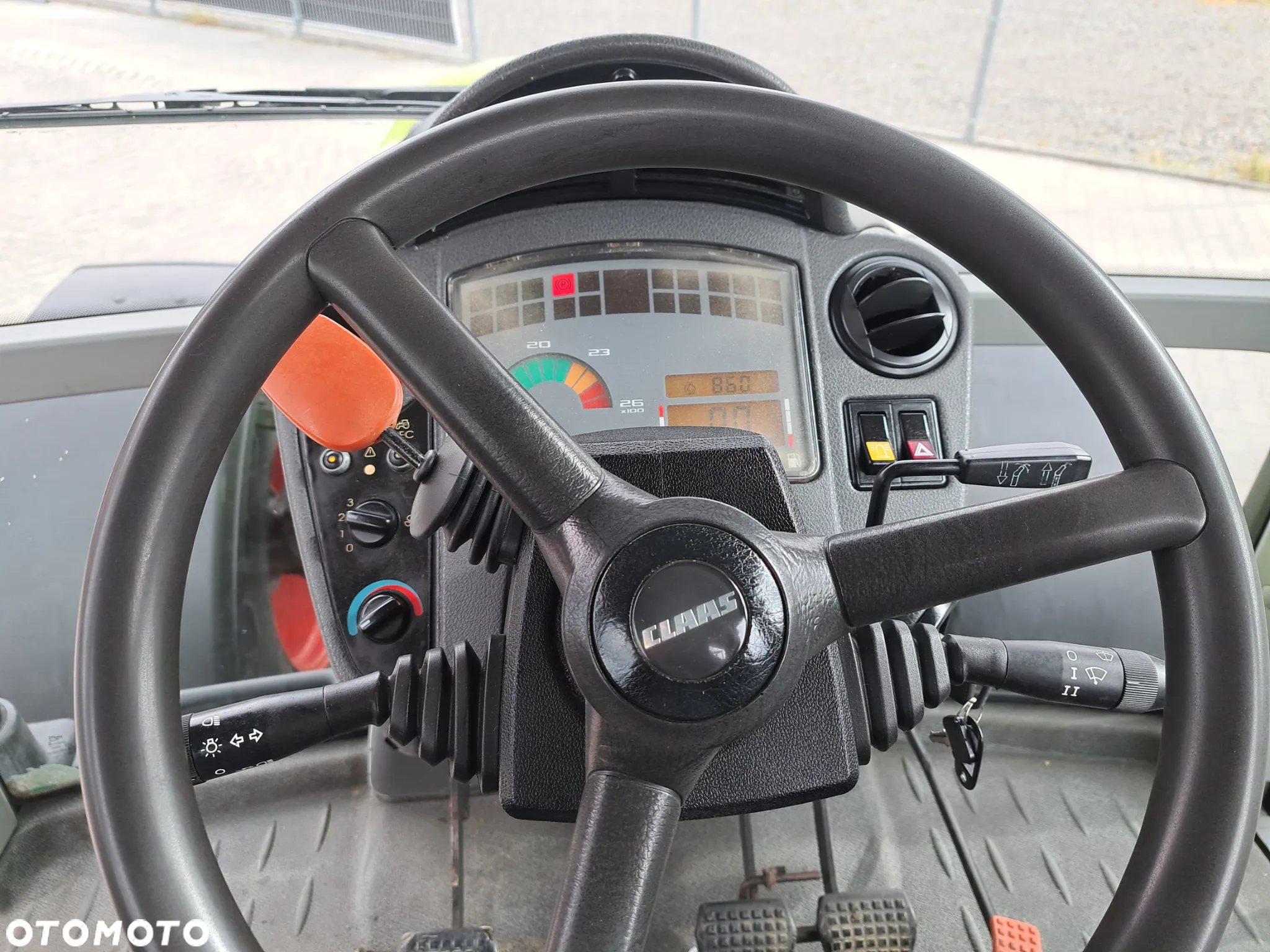 Claas ARES 657 ATZ - 11