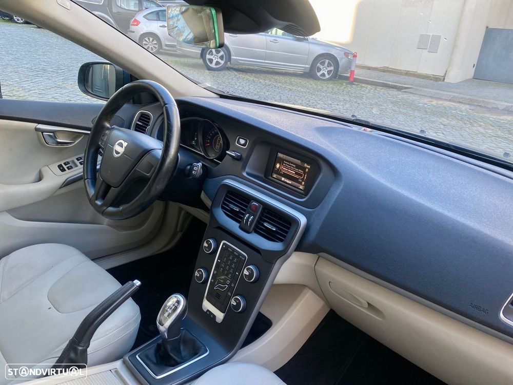 Volvo V40 1.6 D2 Momentum - 23