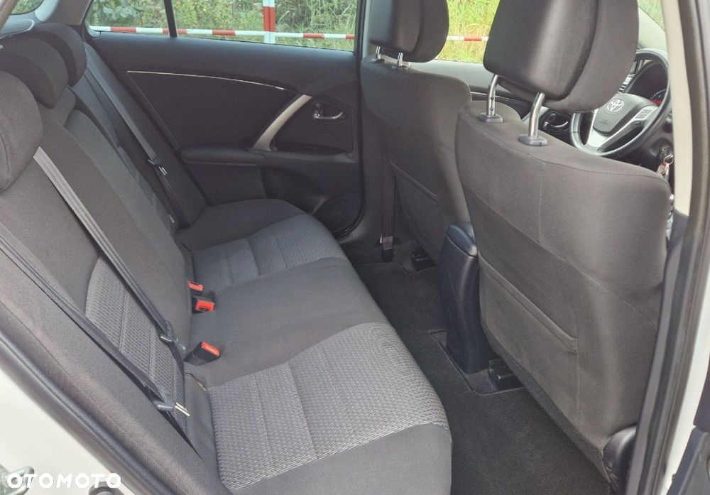 Toyota Avensis Combi 1.8 Business Edition - 28