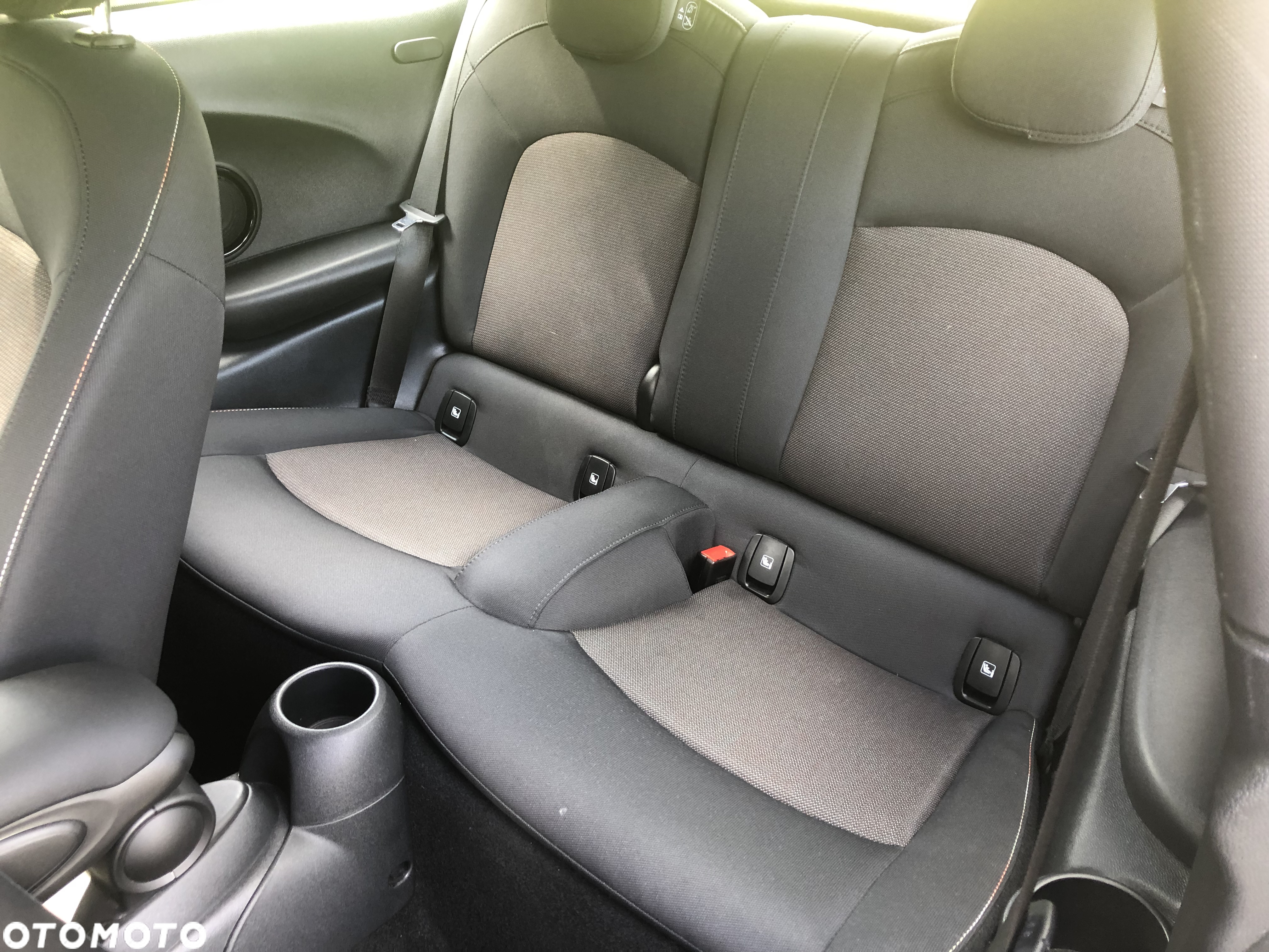 MINI Cooper Essential Trim - 8