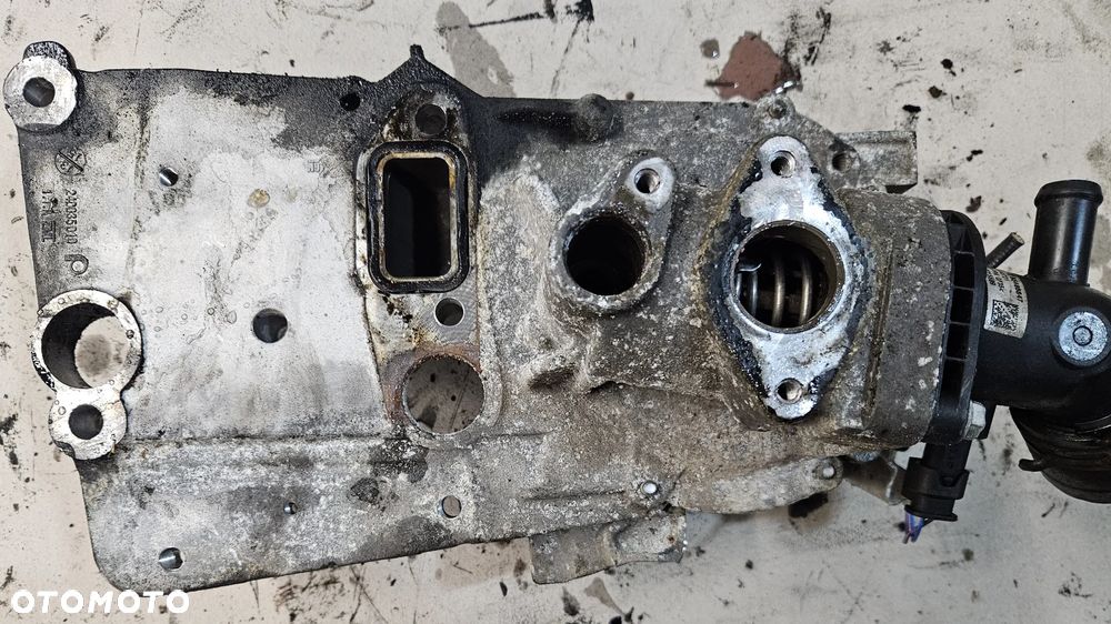Opel Astra J 4 IV Zafira C  2.0 CDTI obudowa termostatu termostat pompa wody 240035010 - 3
