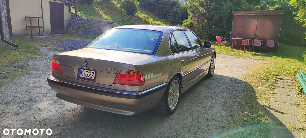 BMW Seria 7 740i - 13