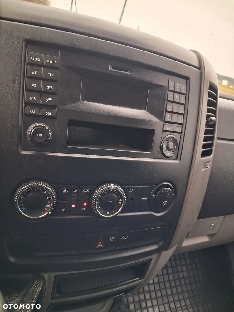 Mercedes-Benz Sprinter - 19