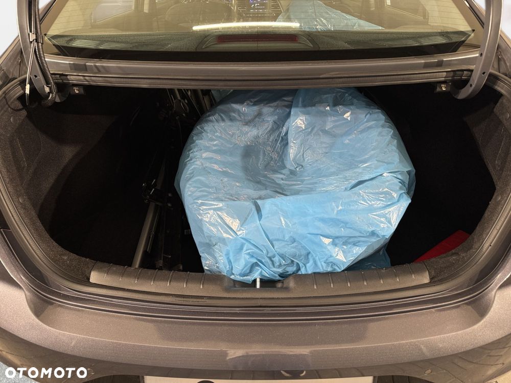 Hyundai Elantra - 15